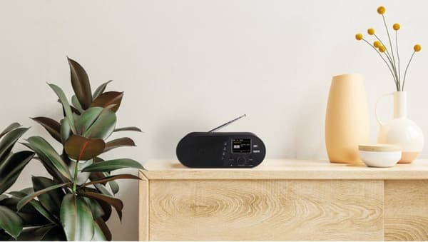 Imperial DABMAN d105 - kompakti DAB+ (herätyskello) radio Bluetoothilla - musta
