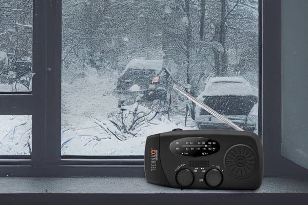 Technaxx TX-238 Emergency Radio AM, FM Emergency Radio Håndsving, Solpanel, Lommelygte, Genopladelig Sort