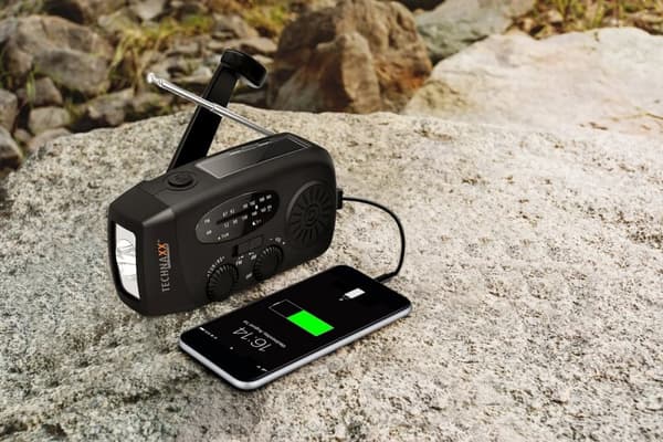 Technaxx TX-238 Emergency Radio AM, FM Emergency Radio Håndsving, Solpanel, Lommelygte, Genopladelig Sort