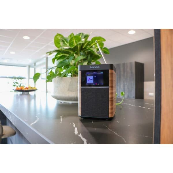 Lenco PDR-060 kannettava FM-radio Bluetoothilla, pähkinä