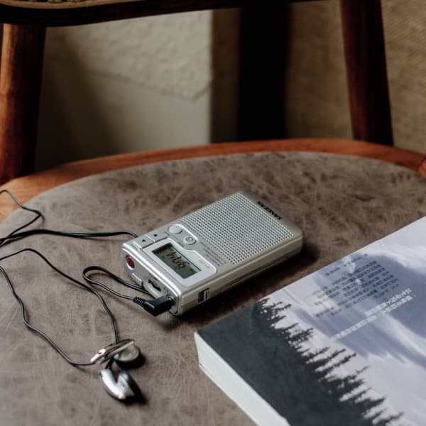 Sangean DT-250 digitaalinen taskuradio