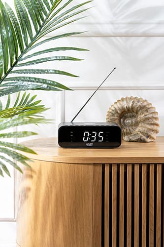 AD 1192 sort Radiovækkeur med trådløs oplader og FM