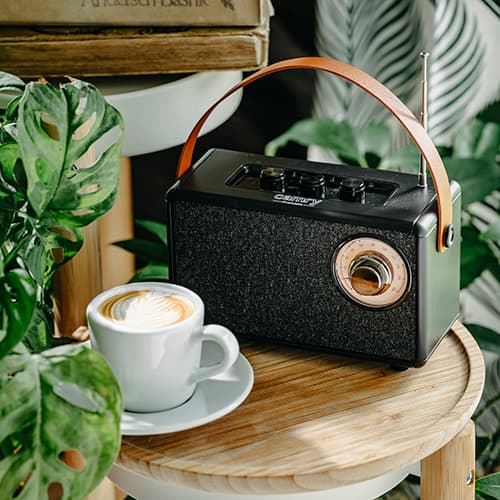 CR 1902 musta FM-radio Bluetoothilla - USB-c