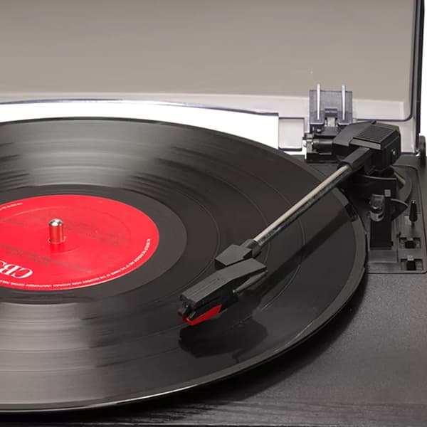 Denver Stereoanlegg med platespiller, kassettspiller, CD-spiller og radio MRD-166