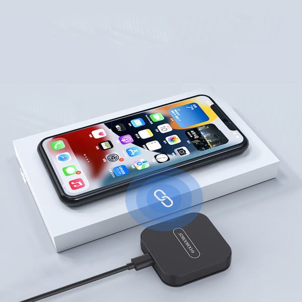 INF CarPlay langaton adapteri: Saumaton yhteys autoosi