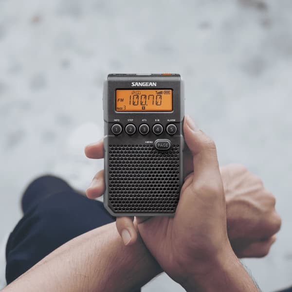 Bærbar digital radio Sangean SDT800BK