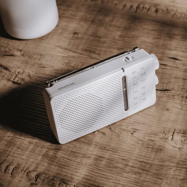 Transistoriradio Sangean SR-36 Valkoinen