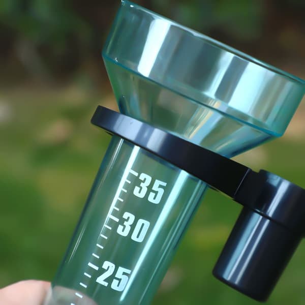 Bomclap Outdoor sademittari 35 mm kapasiteetti – 76 cm korkea, kestävä muovi, tarkka mittaus, kirkas putki, käytännöllinen kahva, säänvalvonta