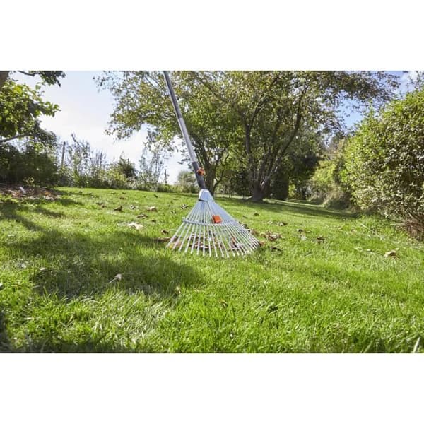 Combisystem® justerbar gräskvast - GARDENA - 30-50cm - 22 tänder - 25 års garanti