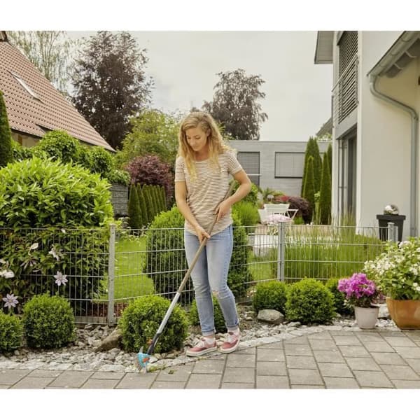 GARDENA 3-i-1 combisystem® ogräsmaskin för stigar och terrasser – Rostfritt stålblad – Solid blad – Metallborste – 25 års garanti (3608-20)