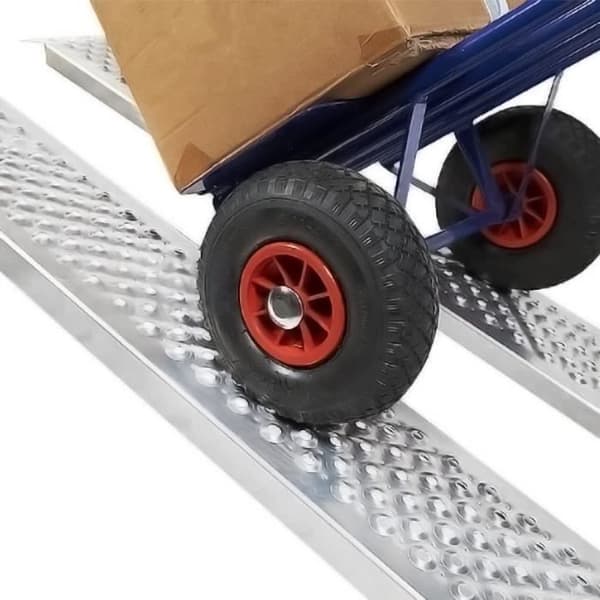 Paket med 2 lastramper upp till 400 kg - Lastramp av galvaniserat stål - 135 cm - Halkfri lastskena