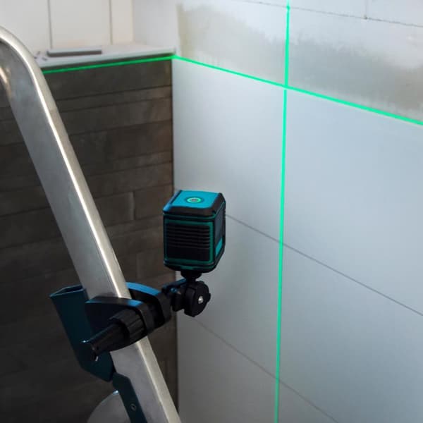 VONROC Laser 4V -  Krydslaser - Grøn - Selvnivellerende - 18 meter rækkevidde | Inkl. USB-C oplader