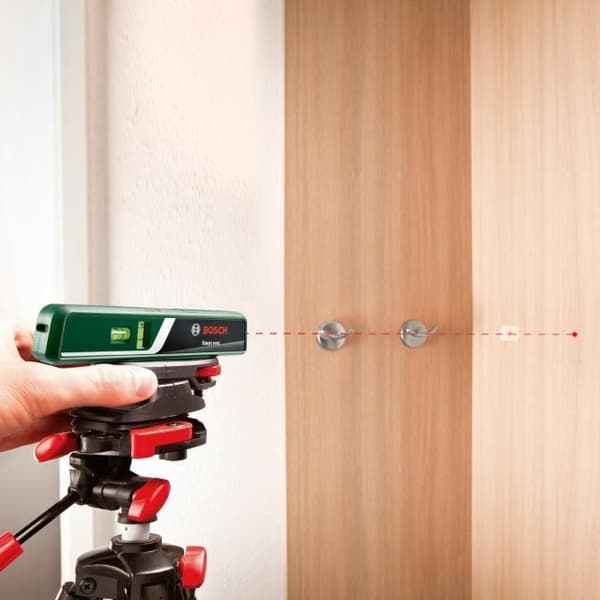 Bosch EasyLevel bubbellasernivå med väggfäste (laserlinje för flexibel inriktning på väggar och laserpunkt