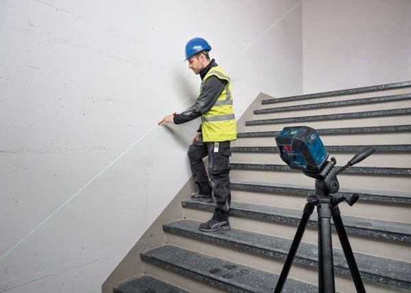 Laserlinjer - BOSCH PROFESSIONAL - GLL 20-22 G - Grön laser - Dual Power-strömförsörjning - Precision ± 0,3 mm/m