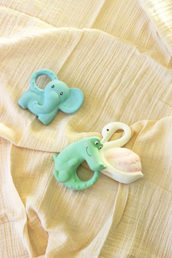 Bitlegetøj i naturgummi, Swan - Right Start