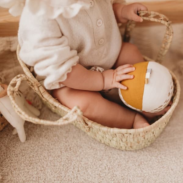 Babyboll med Skallra Giraffe - Babynord