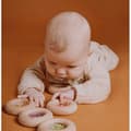 Miniatyrbild 3 av 4: Donut sensorisk i trä Tomat