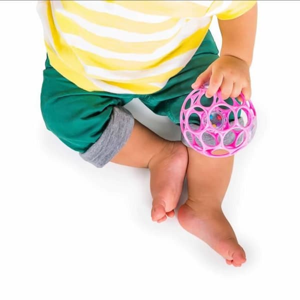 BRIGHT STARS Oball Easy-Grip Rangle BPA-fri babylegetøj i pink, til nyfødte +