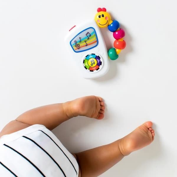 BABY EINSTEIN Take Along Tunes™ kannettava soittorasia - Monivärinen