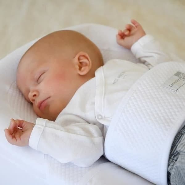 Punainen linna/ Cocoonababy - Valkoinen puuvillakukka