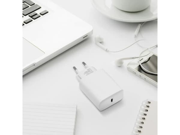 ForCell Universal-laturi USB-tyypin C-liittimellä - 3A 25W PD- ja QC 4.0-lataustoiminnolla