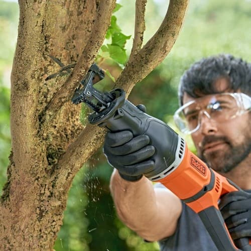 BES301K-QS BLACK+DECKER sabelsåg