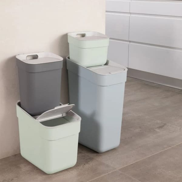 Curver bin, för återvinning, 30 liter, gråblå, redo att hämtas