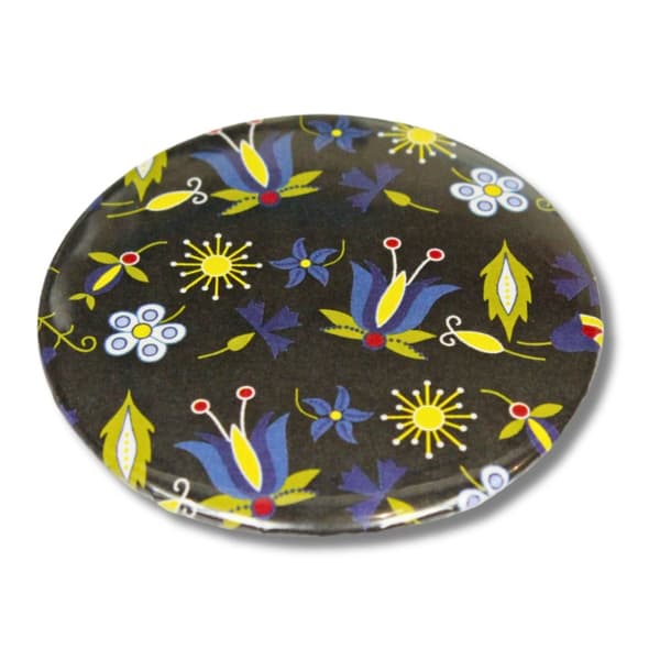 Magnet med åbner folk kasjubiske blomster sorte