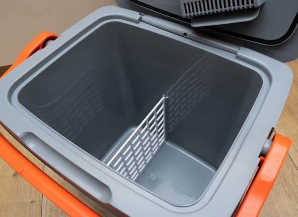 ELDOM FROZZY -matkajääkaappi 26 l, jäähdytys- ja lämmitystoiminto, 12V/240V