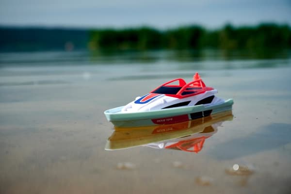 Dickie Toys Radiostyret båd Sea Cruiser