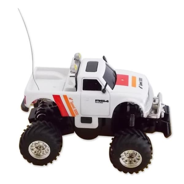 4x4 fjärrstyrd färg RC radiostyrd miniatyr * Bilmått: 75 x 60 x 55 mm * Material: metall och plast * Equen...