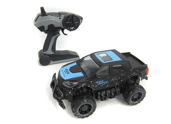 Radiostyrd Mud Off-Road Truck 1:18 Sort/Blå, 2.4G