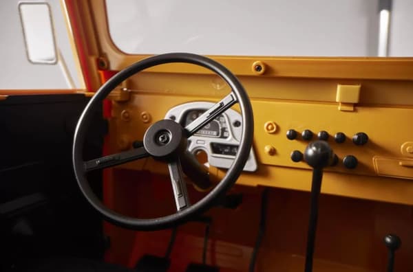 FMS Toyota FJ40 1/10 4x4 Crawler RTR Yellow