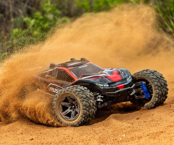 Traxxas Rustler 4x4 BL-2S RTR TQ Rød