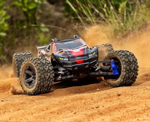 Traxxas Rustler 4x4 BL-2S RTR TQ Rød