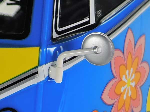 Tamiya M-05 Volkswagen Type 2 (T1) Flower Power
