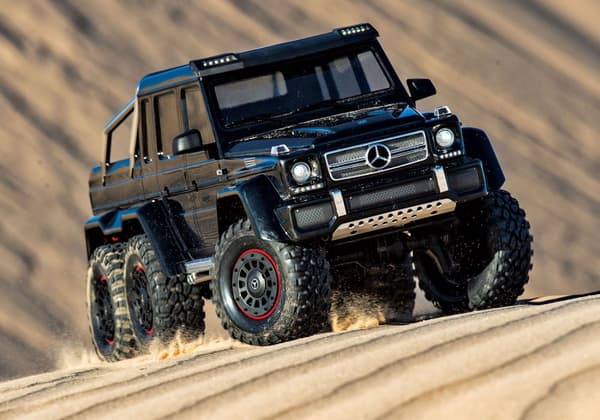 Traxxas TRX-6 Mercedes G63 AMG 6x6 Clipless Sort