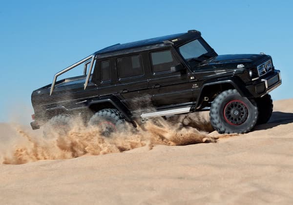 Traxxas TRX-6 Mercedes G63 AMG 6x6 Clipless Sort