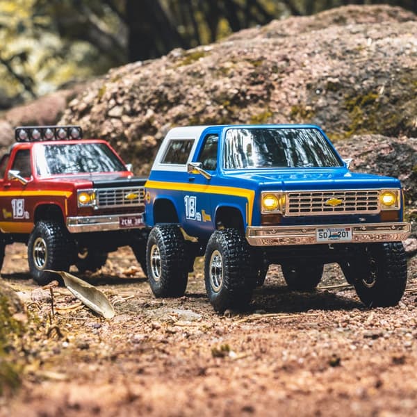 FMS Chevrolet K5 Pro 1/24 Børsteløs Crawler Rød