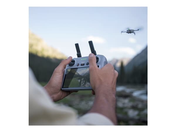 DJI Mini 4 Pro Fly More Combo (DJI RC 2) - Drone - USB