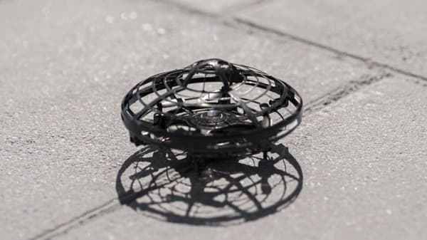GadgetMonster UFO Drone, kontrollera en UFO-drönare med enbart dina händer