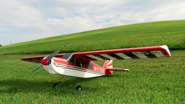 VA-Models Super Decathlon Röd EPP ARF