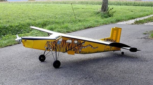 VQ Pilatus PC-6 Porter STOL 2.15m Yellow EP/GP