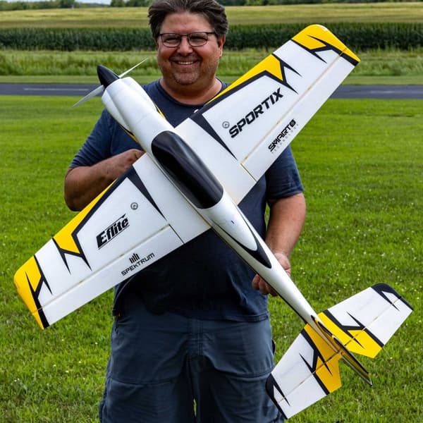 E-Flite Sportix 1.1m BNF AS3X+ &amp; SAFE