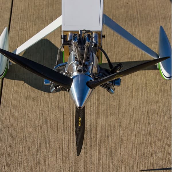 Hangar 9 Ultra Stick 30cc 205cm