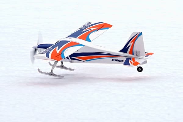 FMS Kingfisher 1400mm m/Ski/Floats - Gyro V2 PNP