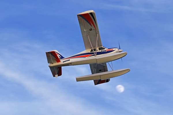 FMS Kingfisher 1400mm m/Ski/Floats - Gyro V2 PNP