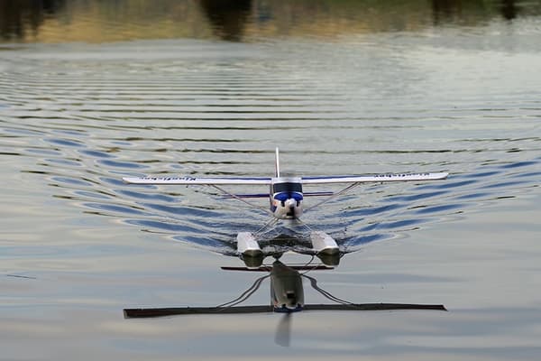 FMS Kingfisher 1400mm m/Ski/Floats - Gyro V2 PNP
