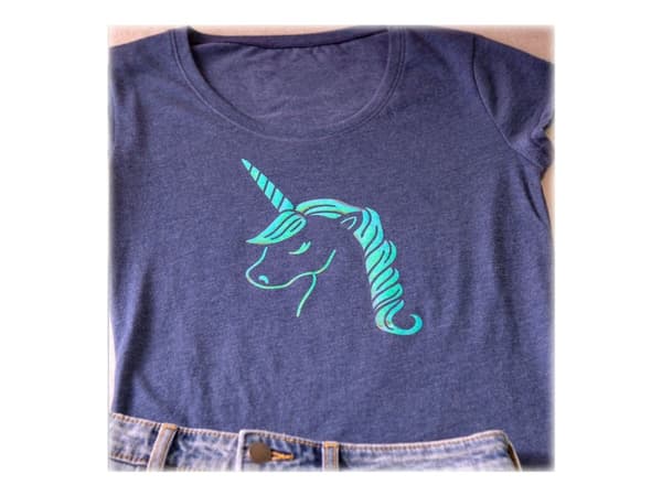 Cricut Smart Iron-On - Hantverksmaterial - 33 x 90 cm - holographic translucent blue - vinyl