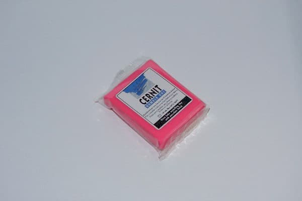 Cernit 922 Neon light 56g pink (fuschia)